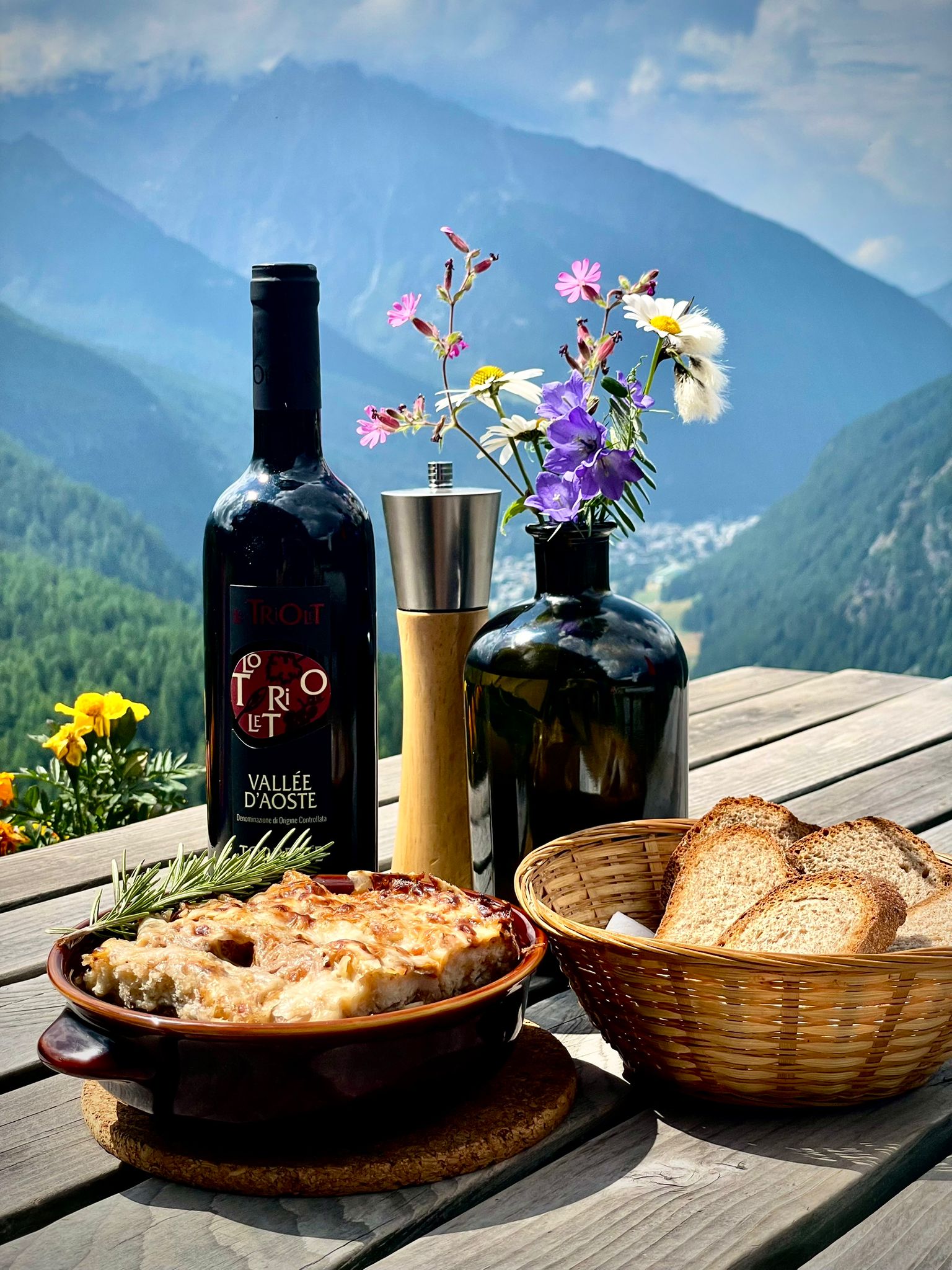 Pranzo al Rifugio Guide di Frachey